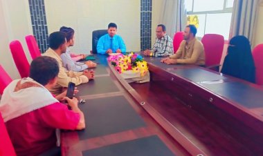 إقرار صرف بطائق إلكترونية للصحفيين والإعلاميين ومنح التراخيص للوسائل الإعلامية في أبين