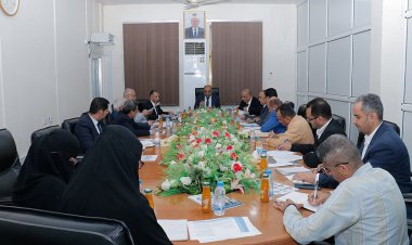 لجنة وزارية برئاسة بن بريك تناقش إعداد خطة الإنقاذ الاقتصادي