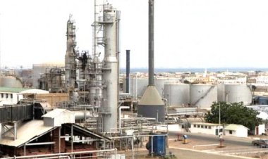 محاكمة متهمين في قضية فساد بمصافي عدن