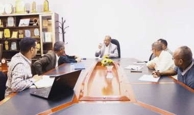 الوزير الزعوري يطلع على نتائج مشاركة الفريق الفني لصندوق الرعاية في ورشة العمل الفنية بالقاهرة.