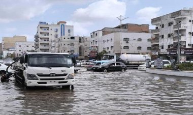 استمرار شفط مياه الامطار في مديريات المنصورة والشيخ ودار سعد