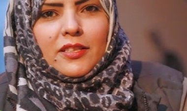 إعلامية تفضح ابتزازات وتهديدات قيادات مليشيات الحوثي