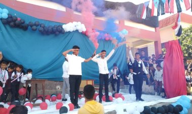 بحضور العميد عبدالله مهدي..كبرى مدارس محافظة الضالع تحتفي بذكرى نوفمبر المجيد.