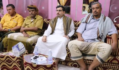 بن عفرار يقدم واجب العزاء لأسرة الفقيد أحمد خميس بن ربيع