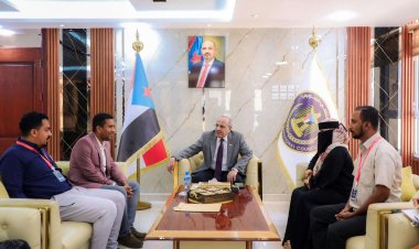 الكثيري يطّلع على سير العمل بجامعة حضرموت وأوضاع كادرها الوظيفي