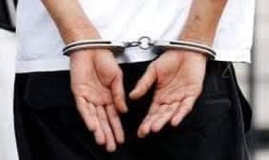 طفل متخصص بسرقة المحلات التجارية في قبضة شرطة مديرية سيئون