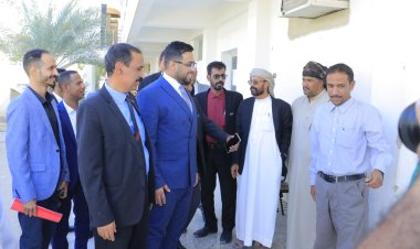 فريق التوعية السياسية بالمجلس الانتقالي يزور كلية المجتمع بسيئون