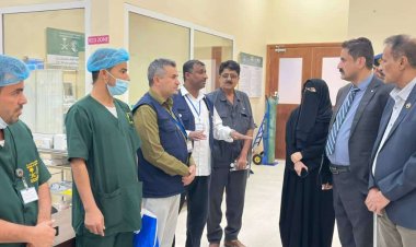 فريق التواصل وتعزيز الوعي السياسي في المجلس الانتقالي يزور مركز الغسيل الكلوي بمحافظة المهرة