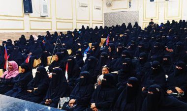 فريق التواصل وتعزيز الوعي السياسي بالمجلس الانتقالي يلتقي القطاع النسائي بدلتا أبين