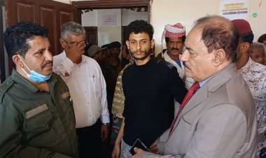 محافظ الضالع يتفقد سير العمل في مصلحة الأحوال المدنية بالمحافظة