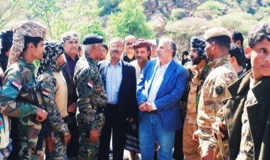 فريق التواصل يتفقد قوات الحزام الأمني قطاع سباح المرابطة في الخطوط الأمامية لجبهة حدق