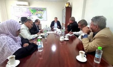 فريق التواصل بالمجلس الانتقالي يلتقي رئيس الغرفة التجارية والصناعية في العاصمة عدن