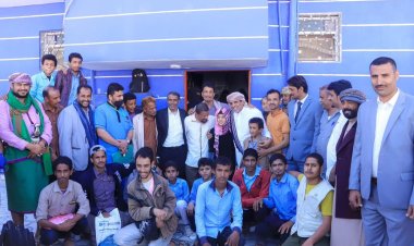 الشيخ راجح سعيد باكريت يزور جمعية رعاية وتأهيل المعاقين بشبوة