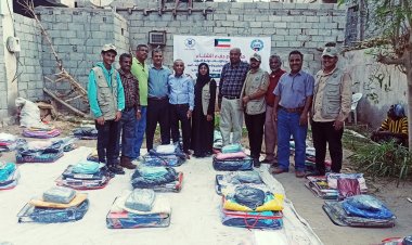 انتقالي أبين والسلطة المحلية يدشنان مشروع دفء الشتاء للأيتام والأشد فقرًا في زنجبار وخنفر