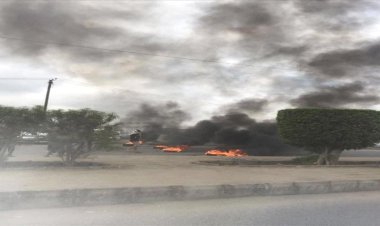 عدن..احتجاجات بسبب إنقطاعات الكهرباء