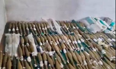 العمالقة الجنوبية تضبط شحنة ذخائر وقذائف مهربة على متن زورق في سواحل الصبيحة