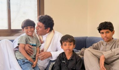 عضو هيئة رئاسة الانتقالي الشيخ راجح باكريت.. يزور أبناء الشهيد المقدم مجاهد سالم صبيح باعوضة بشبوة