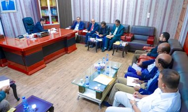 برئاسة المحافظ بن الوزير.. إرساء مناقصة كلية الطب وخمسة مشاريع أخرى على الجهات المنفذة