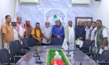 المستشار القانوني صالح التميمي يستقبل الهيئة الإدارية لنادي اللسك بمديرية تريم