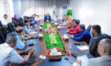 ضمن زياراته الميدانية المستمرة لمرافق الوزارة.. وزير النقل يتفقد سير العمل في مطار عدن الدولي