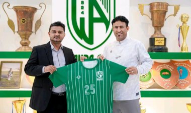 نادي وحدة عدن يتعاقد مع المدرب الأسيوي قيس محمد صالح