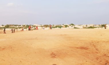 النازحون .. تركوا بلادهم تعبث بها مليشيات الحوثي للبحث  عن الآثار والذهب في محافظة أبين