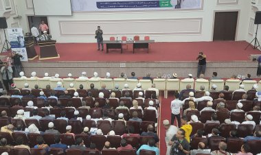 عاجل:  العاصمة عدن تشهد افتتاح الجلسة الافتتاحية للندوة العلمية الدولية بعنوان: المفكر الإسلامي العلامة الدكتور أبو بكر العدني بن علي المشهور.. منهجيته الوسطية وأفكاره التجديدية.