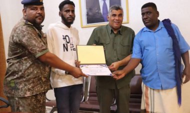 العميد المنهالي يكرّم ثلاثة مواطنين نظير موقفهم البطولي في اعتراض أحد أخطر المجرمين المطلوبين أمنيًا