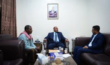 المحافظ الثقلي يطلع على استعدادات مسابقة إطلاق الحمام الزاجل من سقطرى إلى حضرموت