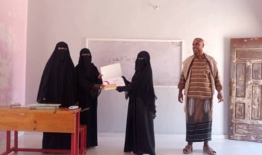 إدارة تنمية المرأة بمحافظة المهرة تكرم الطالبات الأوائل في مديرية حصوين