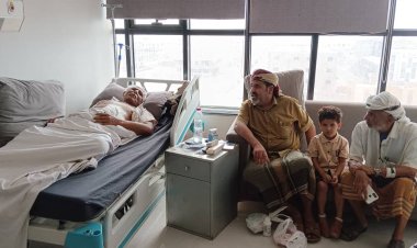 الشيخ اليزيدي يطمئن على صحة الشيخ البراشي بالعاصمة عدن