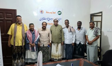 لتعزيز التفاهم والشراكة بينهما.. لقاء موسع بين قيادة الهيئة الحضرمية لاصلاح ذات البين وقيادة اللجان المجتمعية بمديرية المكلا