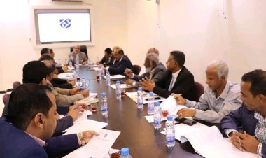 مجلس جامعة شبوة يشيد بجهود المحافظ بن الوزير في بناء أول كلية داخل الحرم الجامعي الجديد