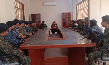 مدير عام شرطة شبوة يلتقي الضباط الخريجين من دولة الإمارات العربية المتحدة