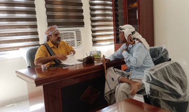 اليزيدي يلتقي منصب حورة بمكتبه بالعاصمة عدن