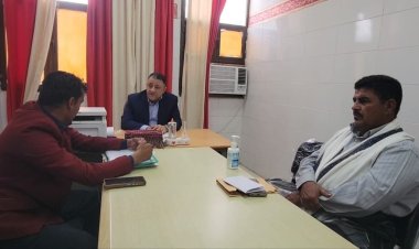 امين عام المجلس المحلي بأبين يناقش مع منسق المنظمات الدولية  تدخلات بيور هاندس في تأهيل بئر قرية أمنود بسرار