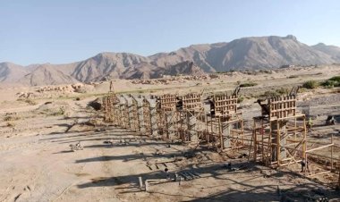 بدعم الشيخ باكريت.. استمرار العمل في مشروع إعادة بناء جسر الحياة بمديرية بيحان