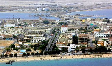 شاب من محافظة الحديدة ينصب على فتاة بعدن بمبلغ ٤٠ الف ريال سعودي