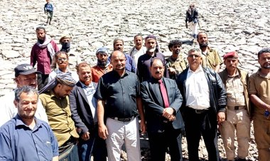 محافظ الضالع يتفقد سير الأعمال الإنشائية في سد الناشع بعاصمة المحافظة