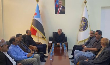 الربيزي يناقش سُبل العمل والتنسيق المشترك بين فريق الحوار ولجنة شؤون الثأر والنزاعات القبلية