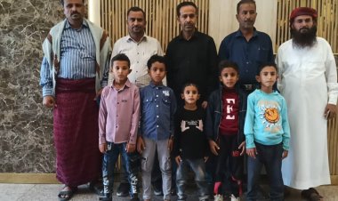 مدير عام سرار يودع بالعاصمة عدن طلاب مدرسة ذمثبة المشاركين في بطولة الحساب الذهني بالمملكة السعودية