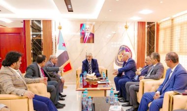 الرئيس الزُبيدي يرأس اجتماعًا لمناقشة أوضاع الكهرباء في العاصمة عدن خلال شهر رمضان