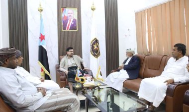 بن عفرار يبحث مع الشيخ المقدم جهود تعزيز التلاحم المجتمعي في المهرة