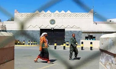 الحوثيون يحولون 20 سفارة في صنعاء إلى مقرات عسكرية