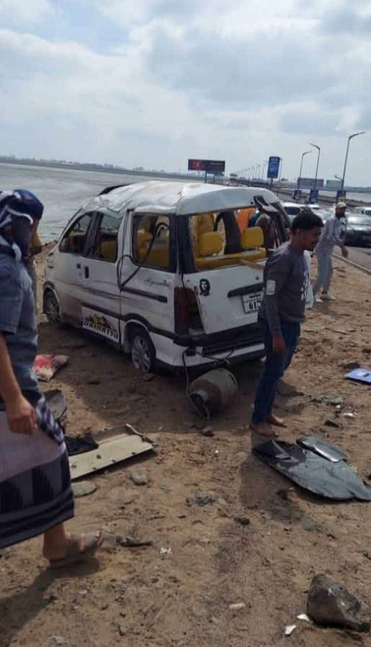 اصابات في حادث مروع بخط الجسر بالعاصمة عدن