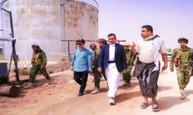 محافظ شبوة يتفقد خطط تشغيل محطات الكهرباء خلال رمضان