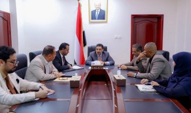 رئيس الوزراء يدعو إلى ضرورة استئناف العملية الدراسية والاستعداد للامتحانات