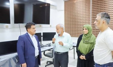 وزير النفط يتفقد مركز المعلومات الوطني بهيئة المساحة الجيولوجية في عدن