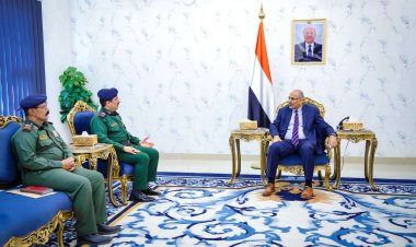 الرئيس الزُبيدي يشدد على سرعة تنفيذ مصفوفة قرار تصنيف مليشيا الحوثي كمنظمة إرهابية