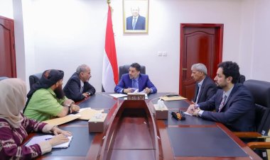 رئيس الوزراء يشيد بإنجازات الحملة الأمنية المشتركة بلحج في مكافحة التهريب